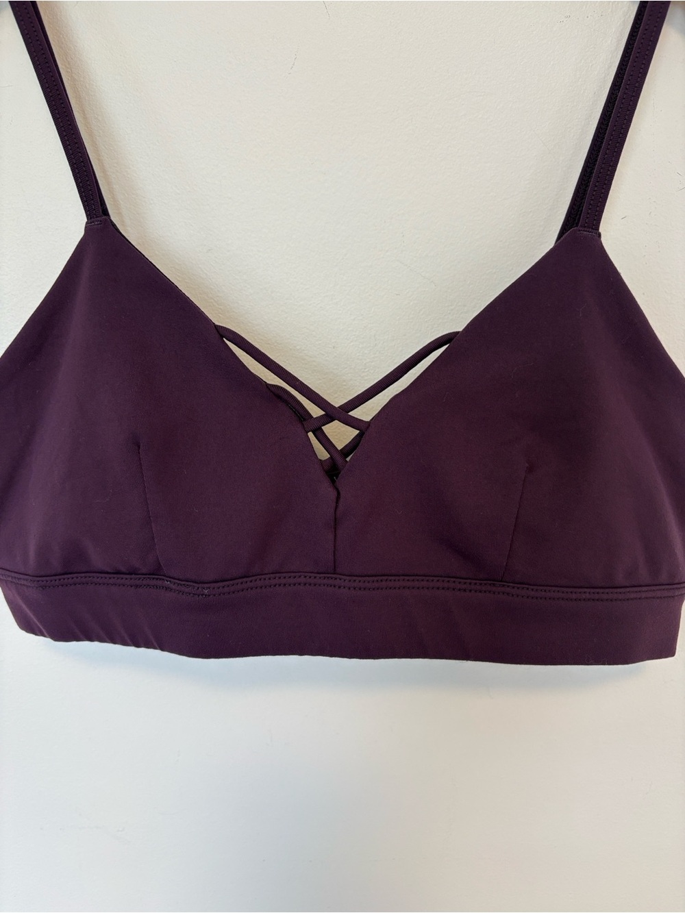 ALO YOGA INTERLACE BRA in EGGPLANT , sz : XS - Picture 6 of 7